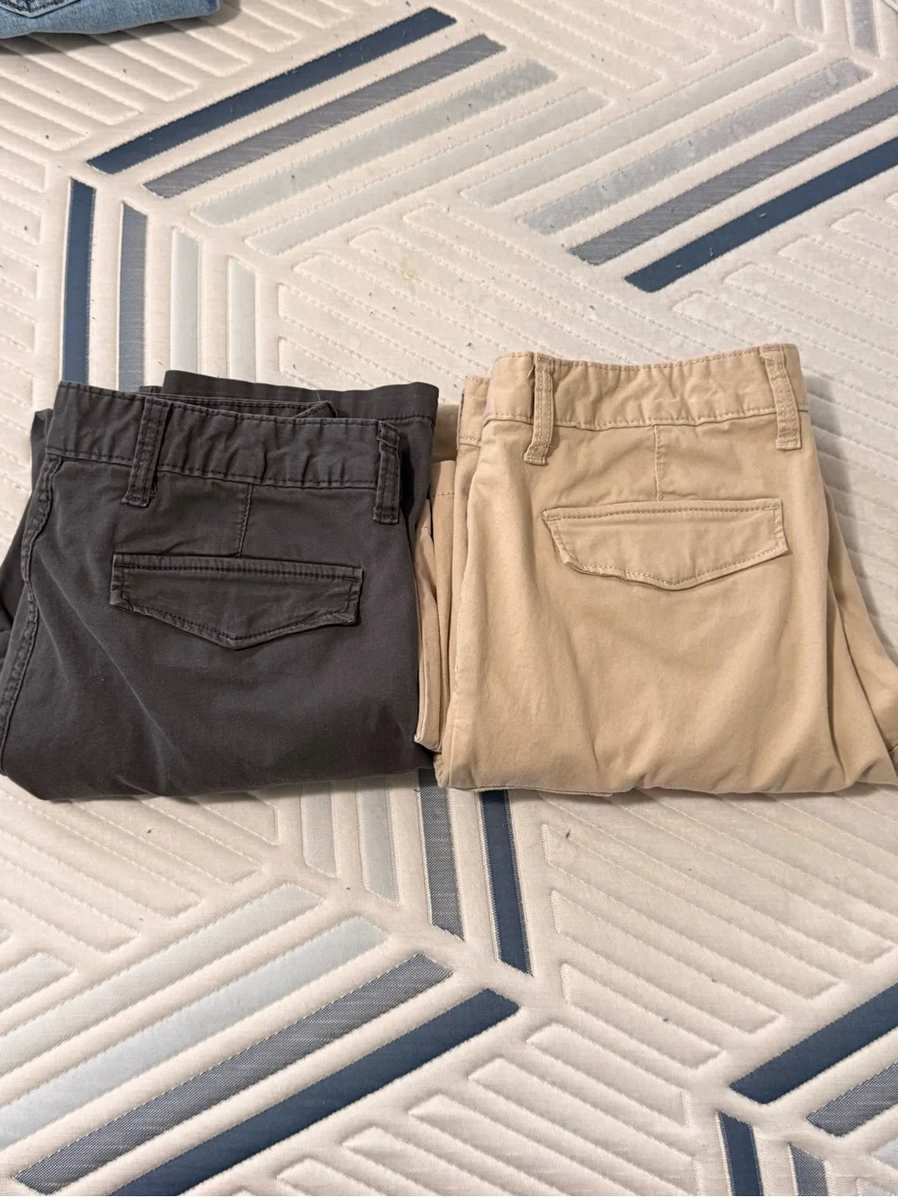 Old Navy Men’s Cargo Pants in Khaki and Charcoal Two-Pack